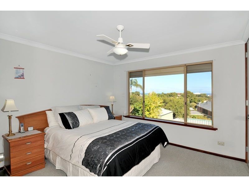 22 Seawind Drive, Silver Sands WA 6210