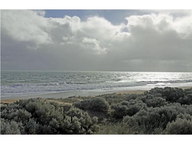 13 Parmelia Way, Madora Bay WA 6210