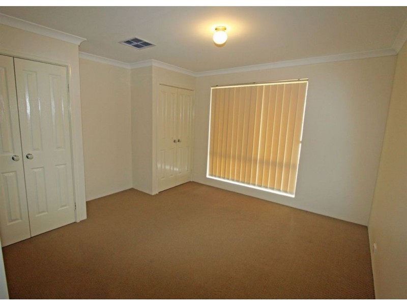 32 Saffron Loop, Falcon WA 6210