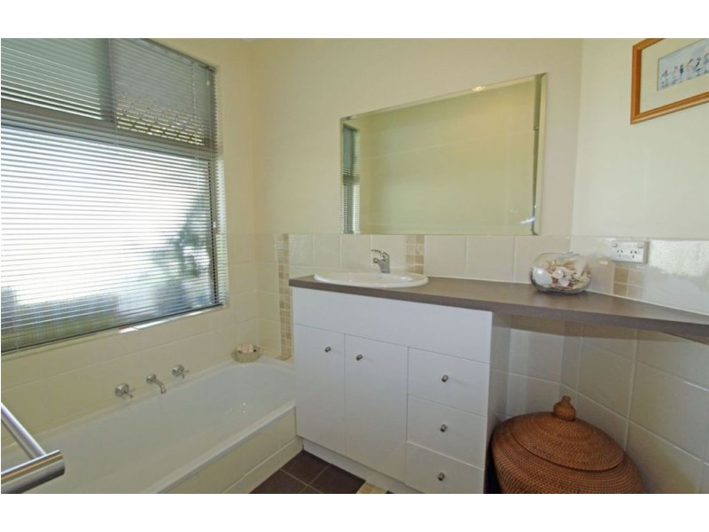 24 Lilystone Retreat, Erskine WA 6210