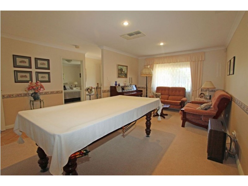 2 Neptune Place, Halls Head WA 6210