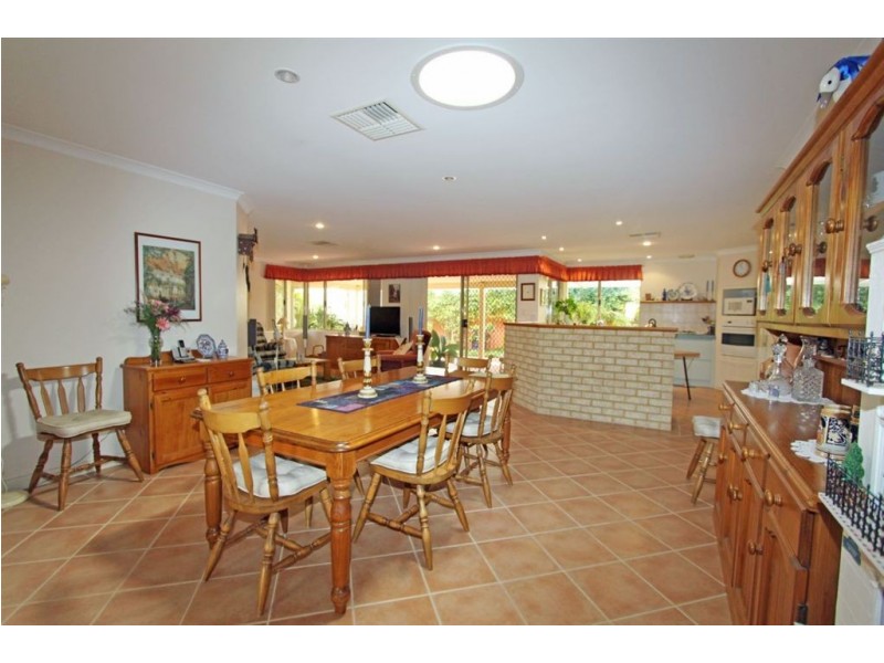 2 Neptune Place, Halls Head WA 6210