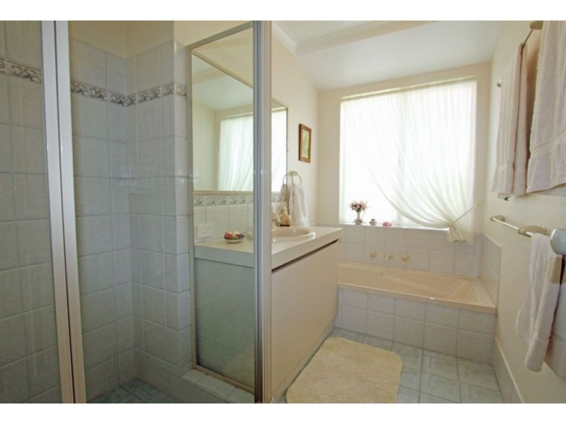 2 Neptune Place, Halls Head WA 6210