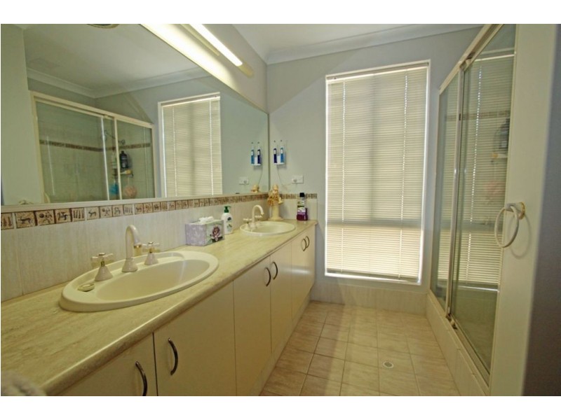 55 Mariners Cove Drive, Dudley Park WA 6210