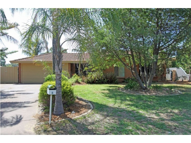 5 St Laurent Close, Greenfields WA 6210