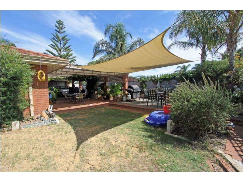 5 St Laurent Close, Greenfields WA 6210