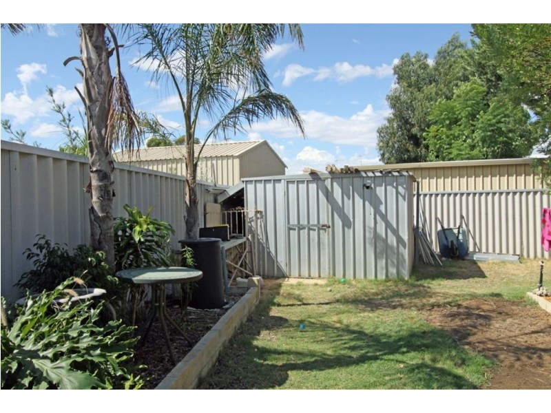 5 St Laurent Close, Greenfields WA 6210