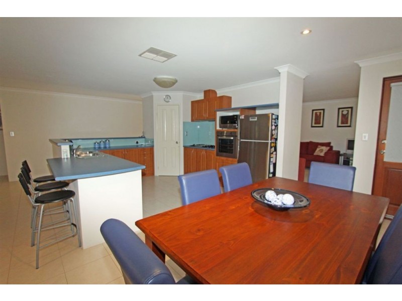 22 Jubata Gardens, Dudley Park WA 6210