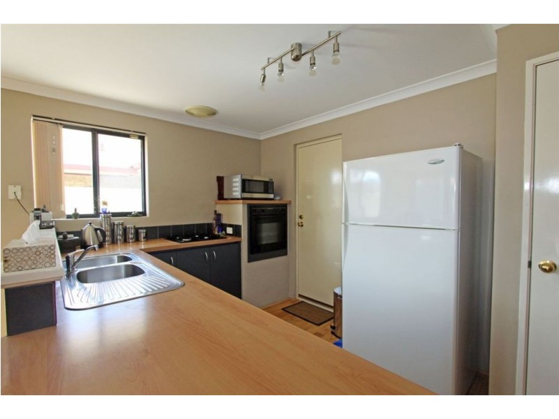 8 Beagle Court, Falcon WA 6210