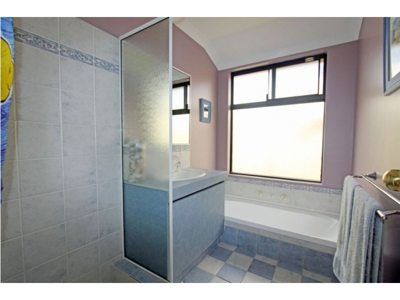 8 Beagle Court, Falcon WA 6210