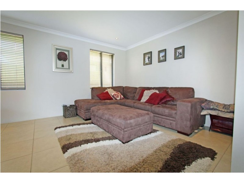 10 Bertha Loop, Dudley Park WA 6210