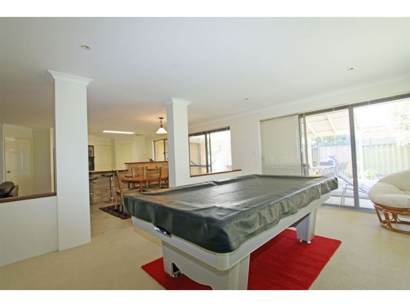 10 Sandy Cove, Halls Head WA 6210