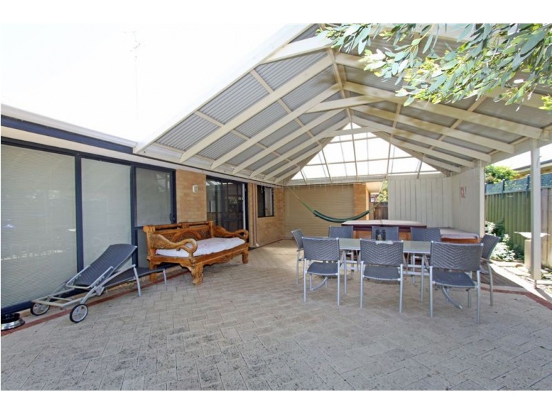 10 Sandy Cove, Halls Head WA 6210