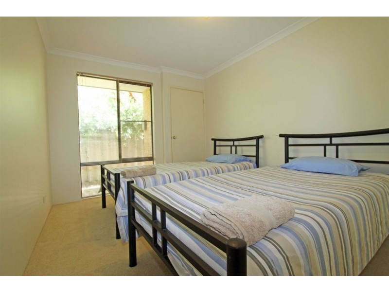 10 Sandy Cove, Halls Head WA 6210