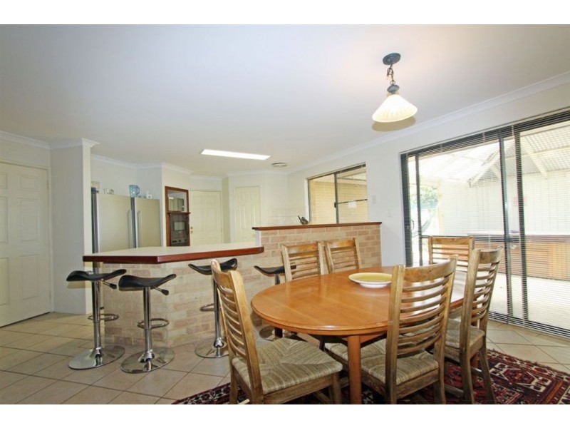 10 Sandy Cove, Halls Head WA 6210