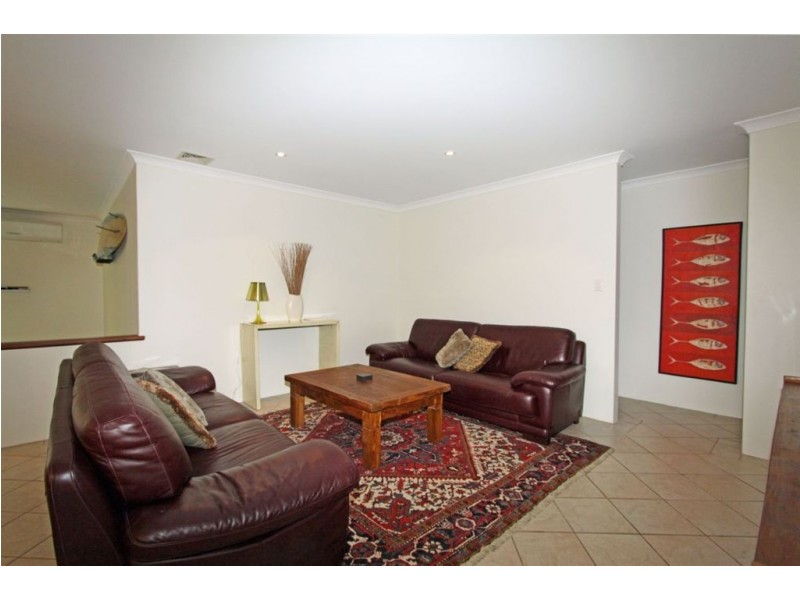 10 Sandy Cove, Halls Head WA 6210