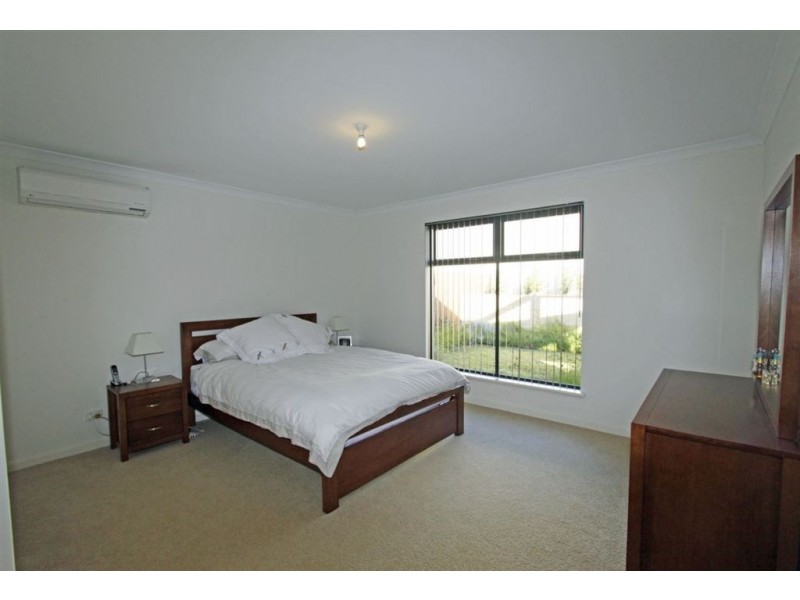 24/44 Oaklands Avenue, Halls Head WA 6210