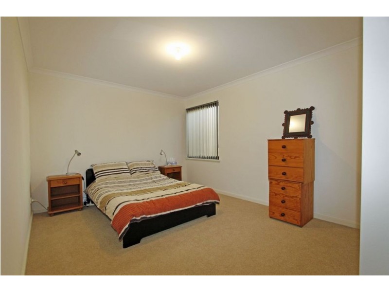 24/44 Oaklands Avenue, Halls Head WA 6210