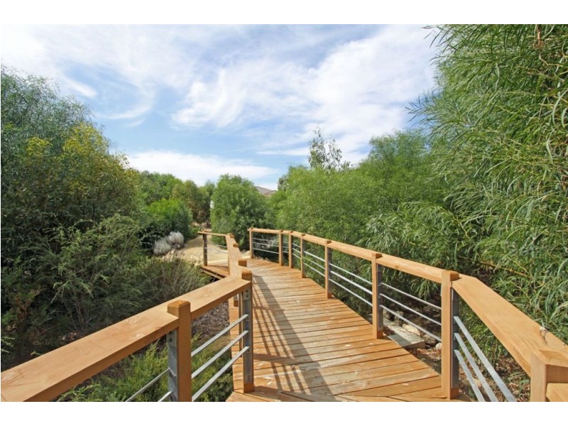 10 Sinclair Vista, Lakelands WA 6180