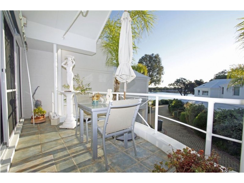 9/3 Leslie Street, Dudley Park WA 6210