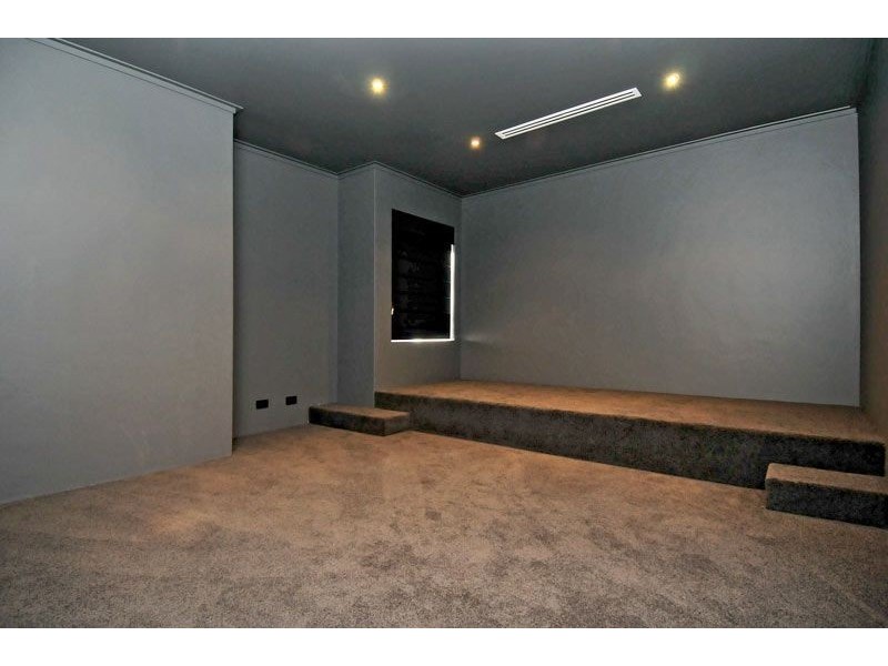 97 Darwin Terrace, Dudley Park WA 6210