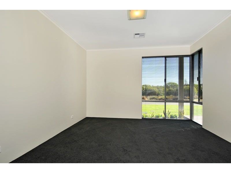 97 Darwin Terrace, Dudley Park WA 6210