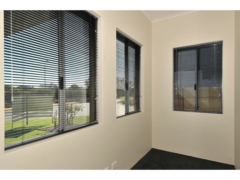 97 Darwin Terrace, Dudley Park WA 6210