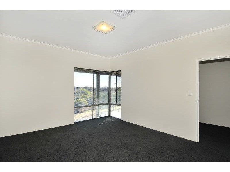 97 Darwin Terrace, Dudley Park WA 6210