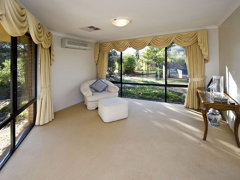 70 Watson Drive, Barragup WA 6209