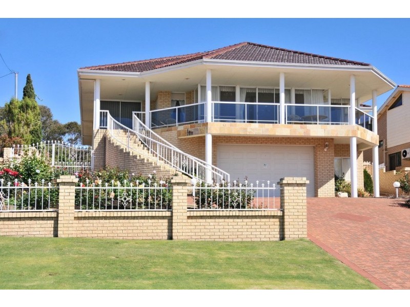 24 Hill Street, Halls Head WA 6210