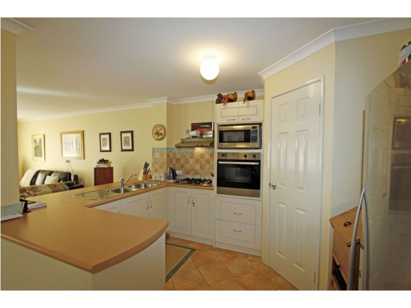 2/2 Churchill Avenue, Dudley Park WA 6210