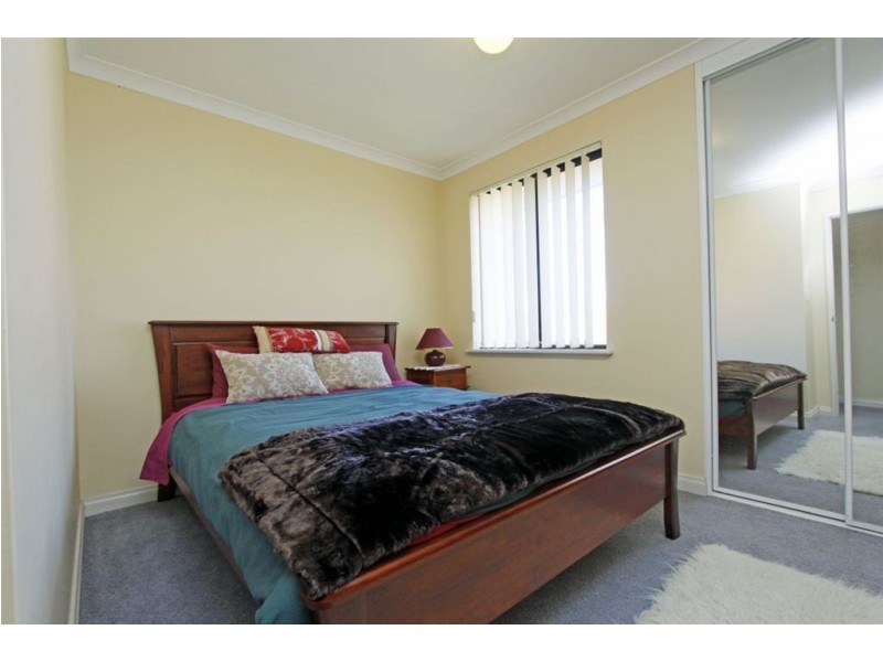 2/2 Churchill Avenue, Dudley Park WA 6210