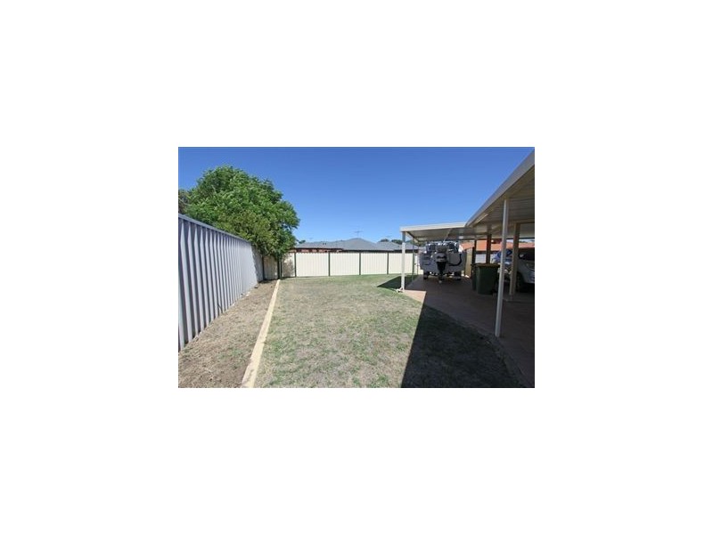 2 Buchanan Elbow, Greenfields WA 6210