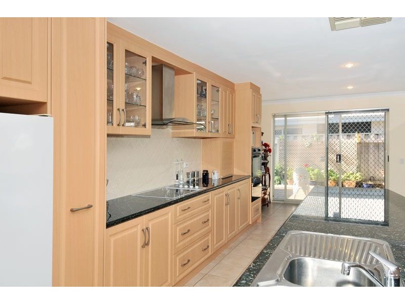 19 Parkwater Cove, Halls Head WA 6210