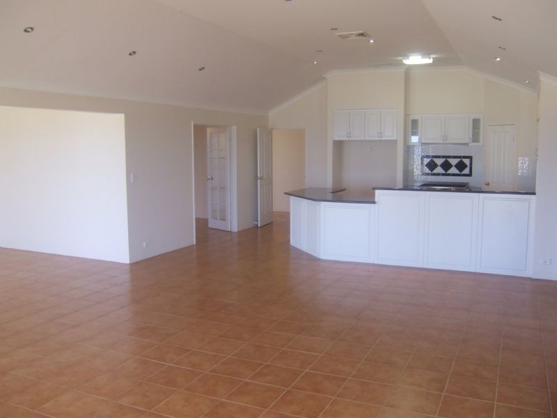 2 Dongara Vista, Dawesville WA 6211