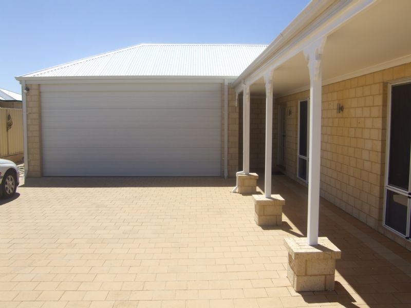 2 Dongara Vista, Dawesville WA 6211