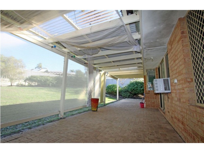24 Casuarina Drive, Halls Head WA 6210