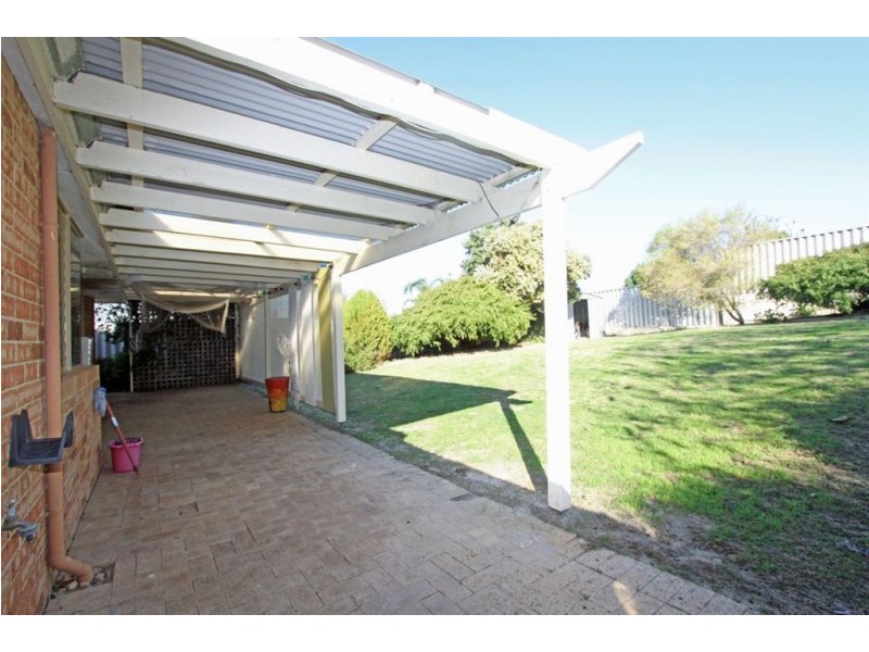24 Casuarina Drive, Halls Head WA 6210