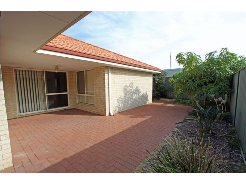 10 Saffron Loop, Falcon WA 6210