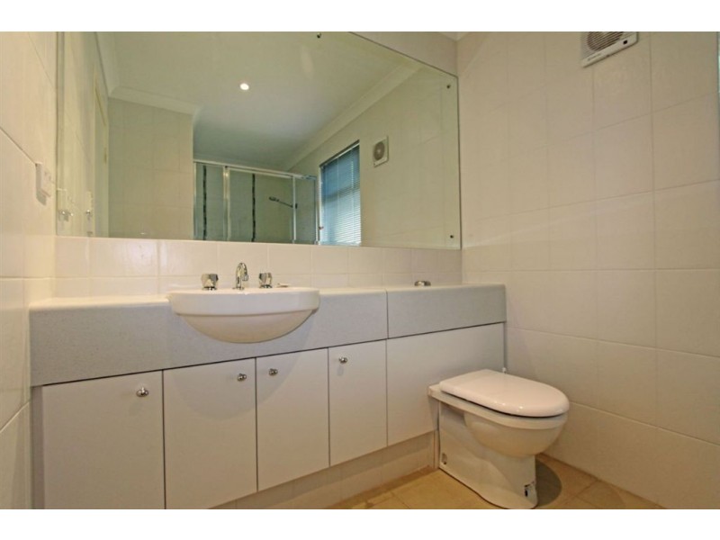 1 Golfers Retreat, Halls Head WA 6210