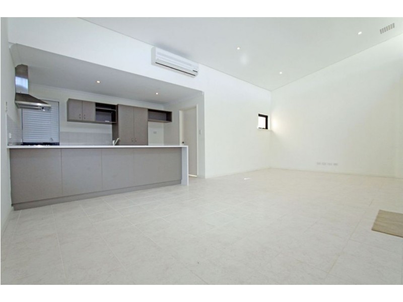 1 Golfers Retreat, Halls Head WA 6210