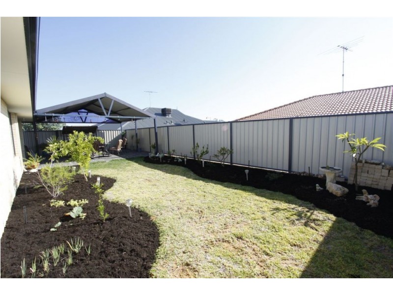 17 Caslano Road, Meadow Springs WA 6210