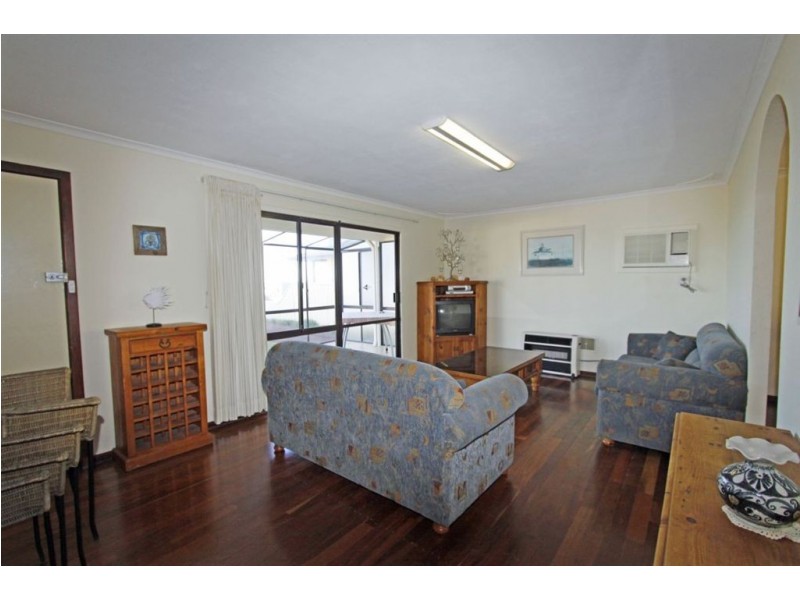 8 Ormsby Terrace, San Remo WA 6210