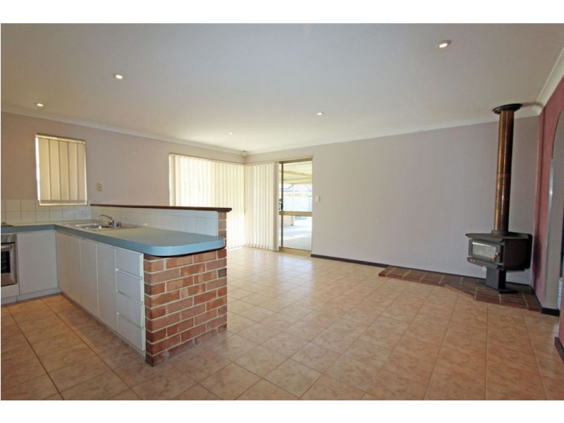 32 Cambridge Drive, Greenfields WA 6210