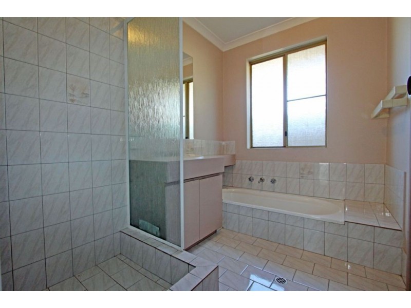 32 Cambridge Drive, Greenfields WA 6210