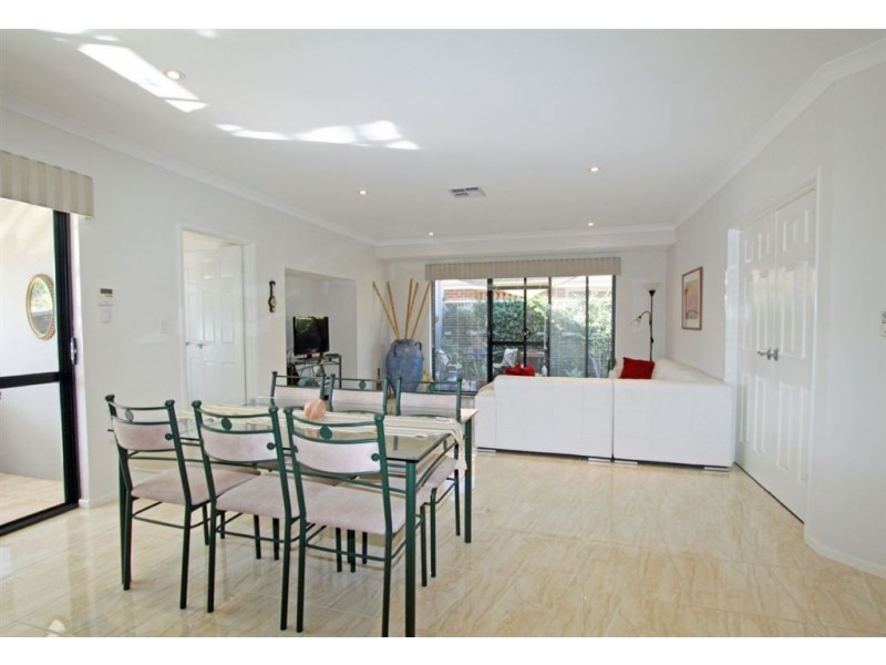 12 Moorhen Green, Dudley Park WA 6210