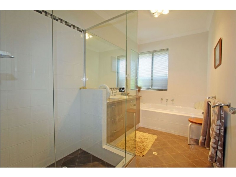 12 Moorhen Green, Dudley Park WA 6210