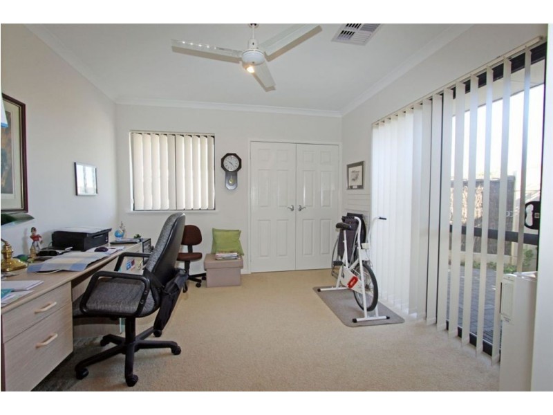 12 Moorhen Green, Dudley Park WA 6210