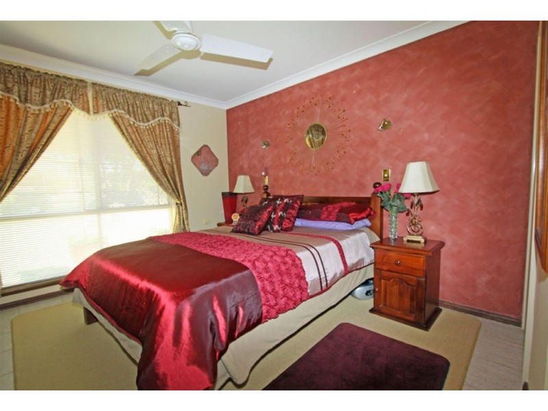 2 Manjeep Road, Greenfields WA 6210