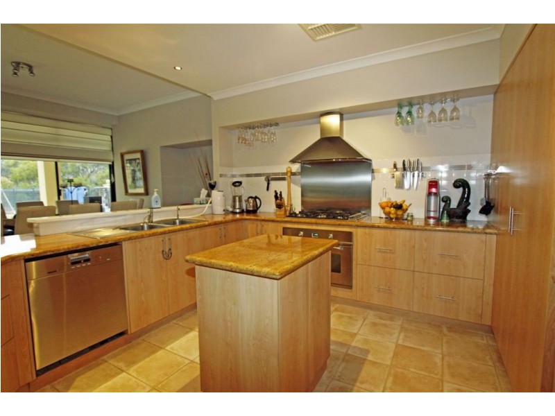 11 Mayfair Mews, Meadow Springs WA 6210